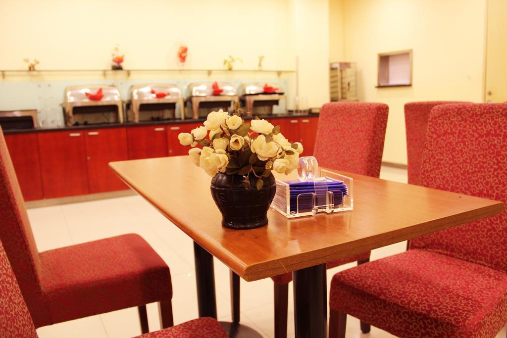 Hanting Express Shanghai Jinqiao Middle Yanggao Road Εξωτερικό φωτογραφία